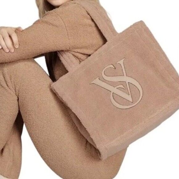 NWT Victoria's Secret Sherpa Tan / Taupe/ Beige Plush Fleece Fluffy Tote Bag - Picture 2 of 7